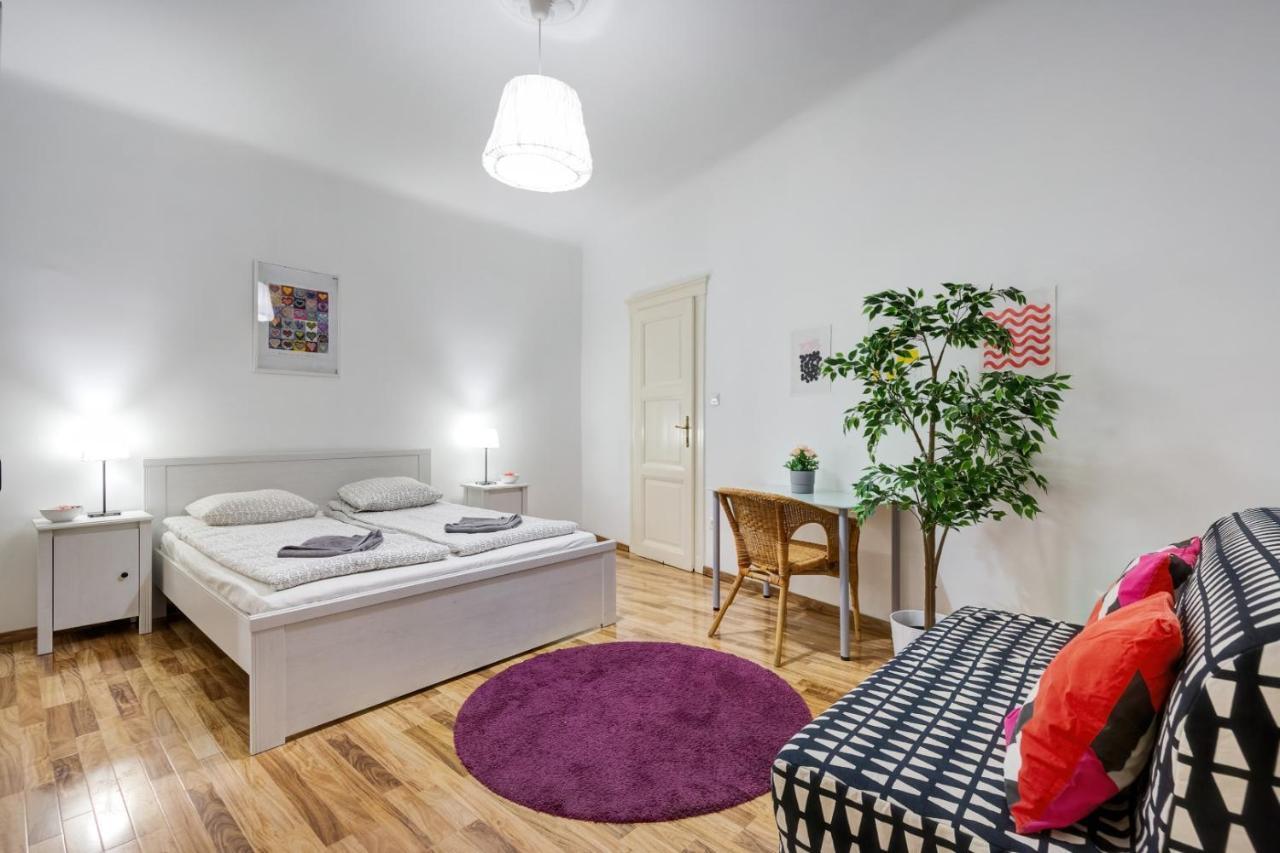Julie's Flat Apartment